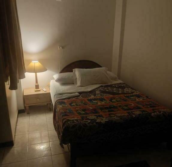 اتاق استاندارد یک نفره, Venus Hotel Luxor 日本人 大歓迎