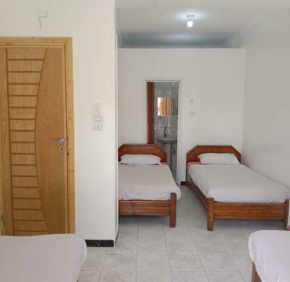 اتاق ساده سه‌ نفره, Venus Hotel Luxor 日本人 大歓迎