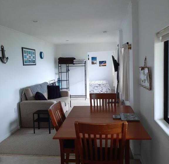 اتاق استاندارد با تخت بزرگ, A Sea View B&b