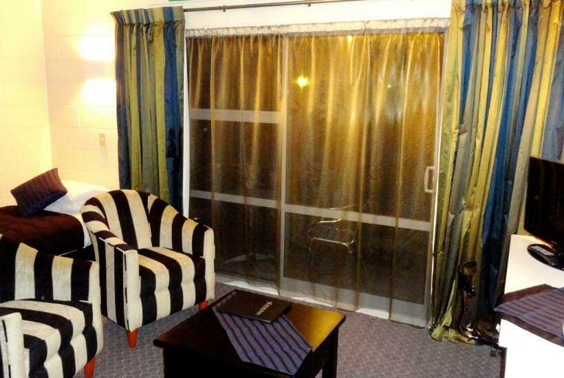 استودیوی استاندارد, Aarburg Airport Motel