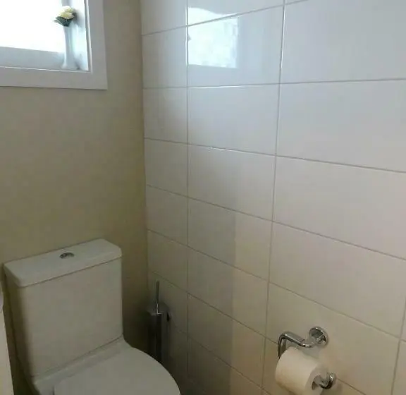 استودیوی استاندارد, Aarburg Airport Motel