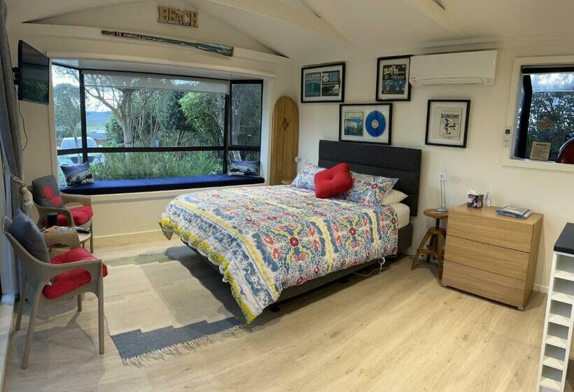 Студия Deluxe, Absolute Beachfront B&b