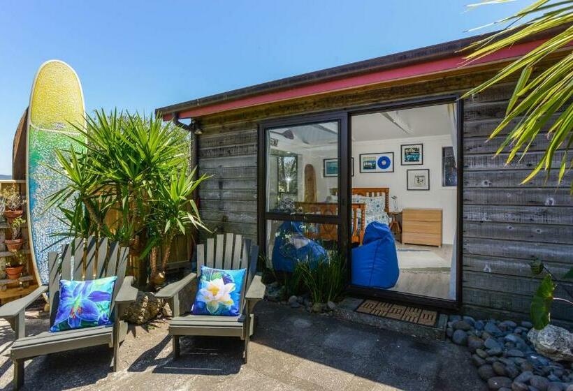 Студия Deluxe, Absolute Beachfront B&b