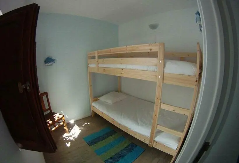 ルームシェアのワンベッド, Ahoy Porto Covo Hostel