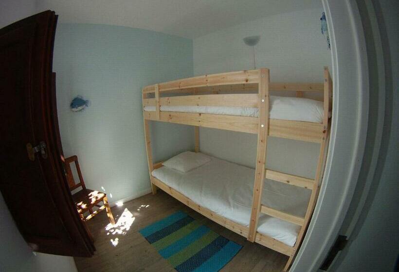 共用房间的床, Ahoy Porto Covo Hostel
