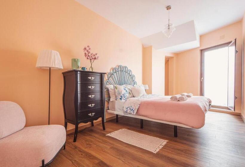 اتاق استاندارد, Sunlight House