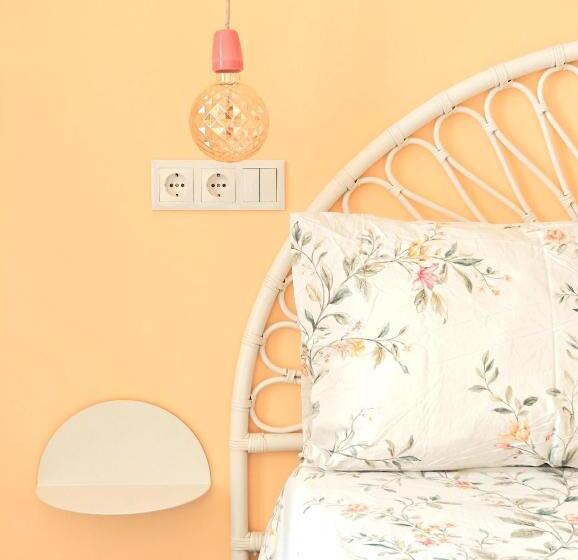 اتاق استاندارد, Sunlight House