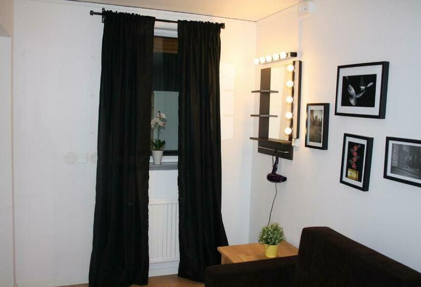 Quarto Familiar Banheiro Compartilhado, Uncle Joe's