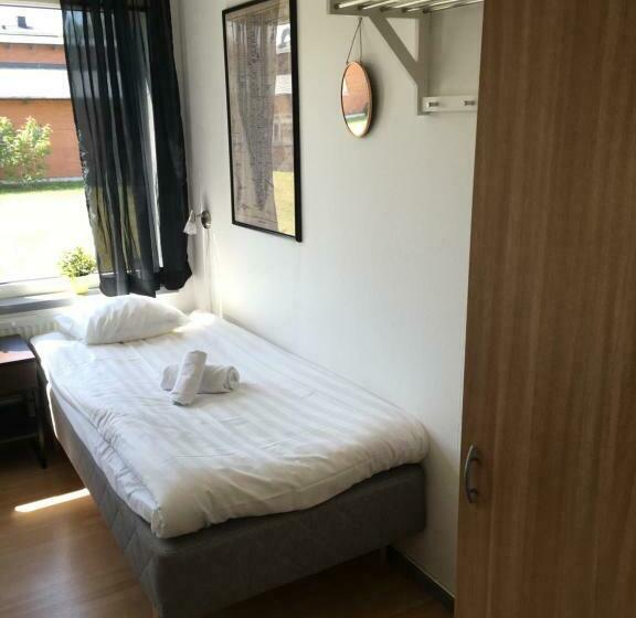 Quarto Estandar Banheiro Compartilhado, Uncle Joe's
