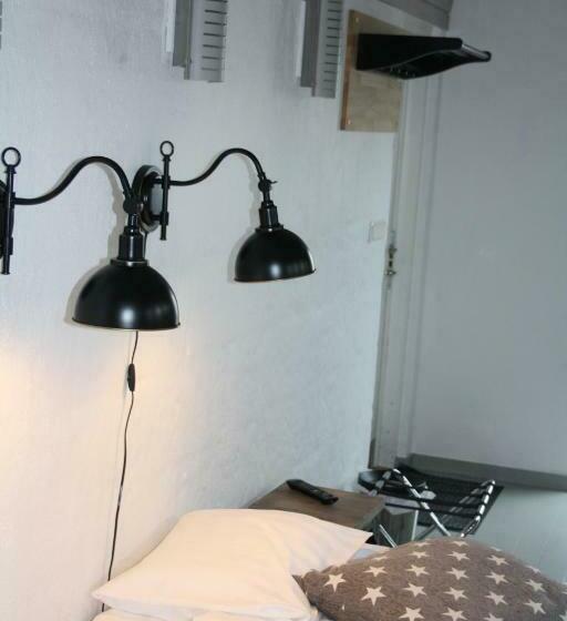 Quarto Estandar Banheiro Compartilhado, Uncle Joe's