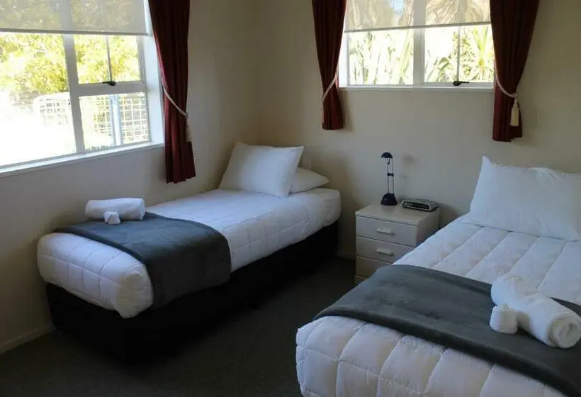 Perhehuoneisto, Alpine Rose Motel