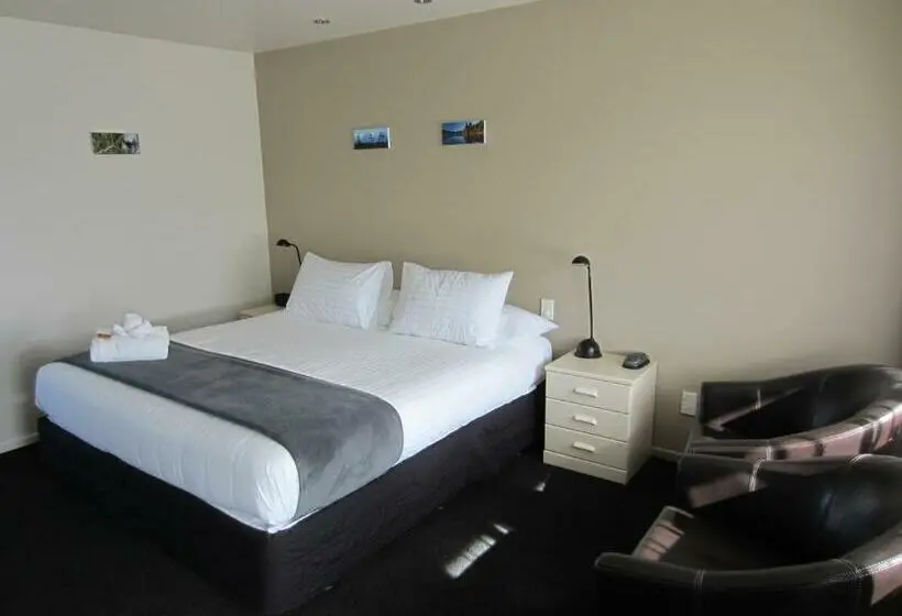 Superior-studio, Alpine Rose Motel