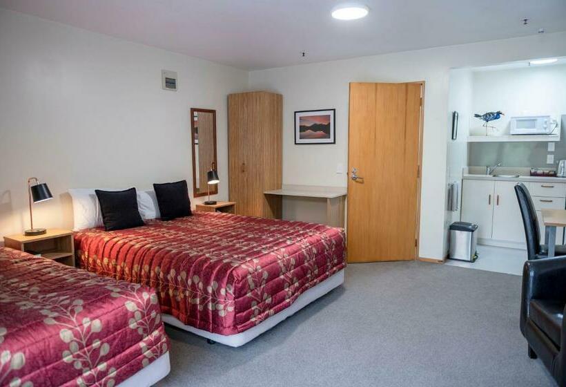 Студия Стандарт, Asure Aspiring Court Motel