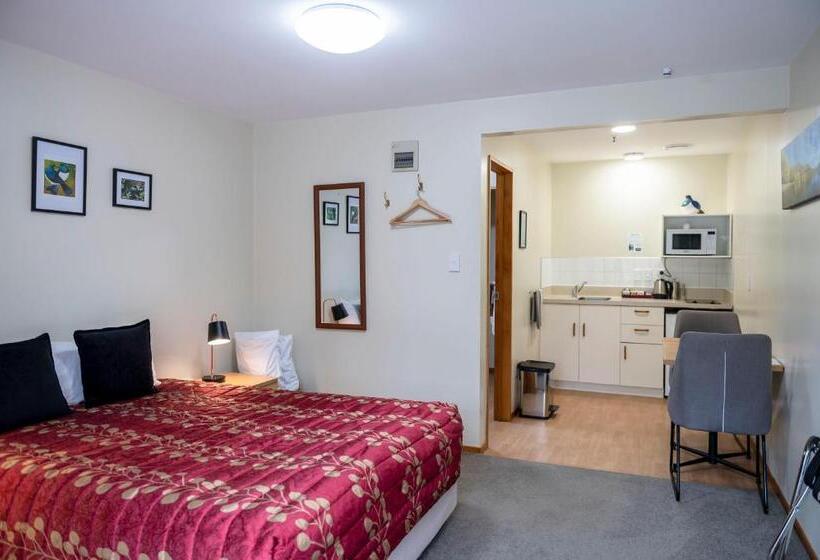 Студия Стандарт, Asure Aspiring Court Motel