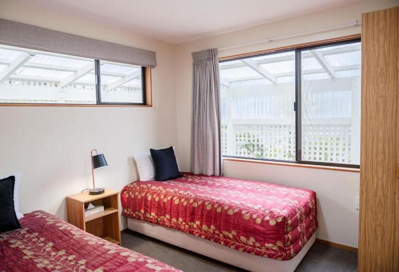 דירת חדר, Asure Aspiring Court Motel