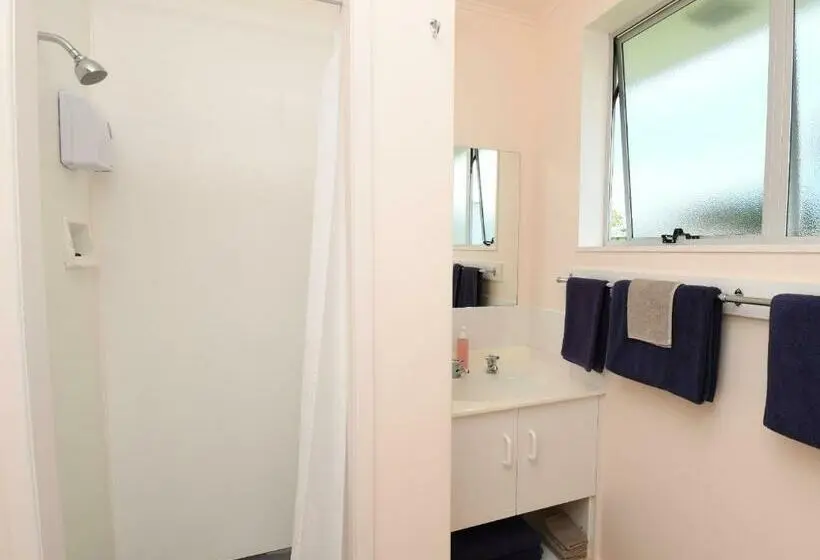 １ベッドルームベーシックアパートメント, Avon Motel