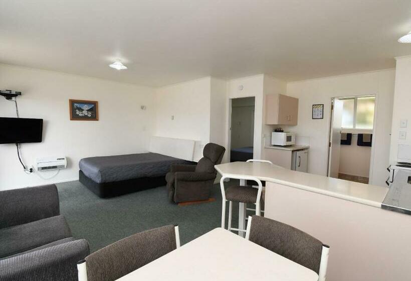 דירת חדר, Avon Motel