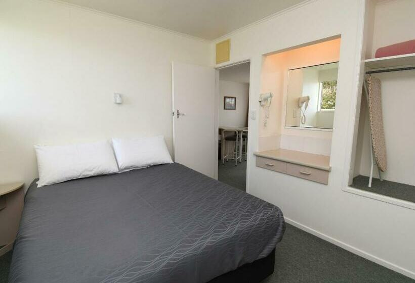 דירת חדר, Avon Motel