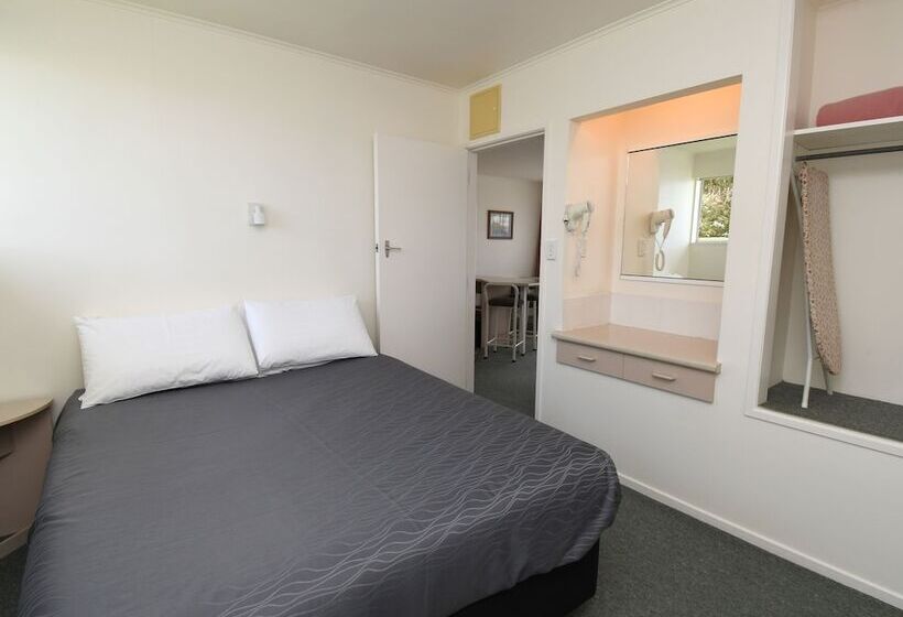 דירת חדר, Avon Motel