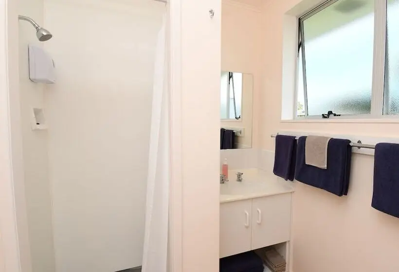 １ベッドルームアパートメント, Avon Motel