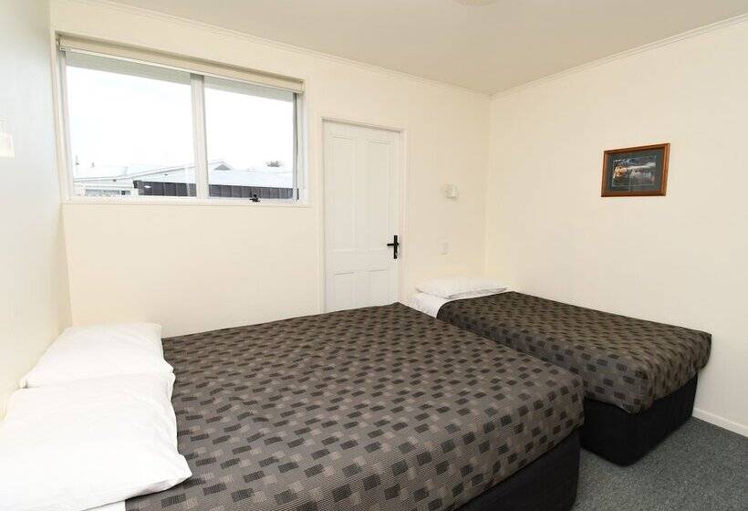 דירת חדר משפחתית, Avon Motel