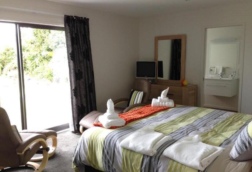 带大床的标准间, Baywaterviews