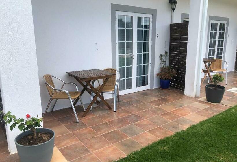 غرفة قياسية مطلّة علي حمام السباحة, Casa Jardim Oasis