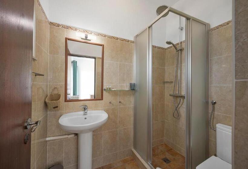 غرفة قياسية مطلّة علي حمام السباحة, Casa Jardim Oasis