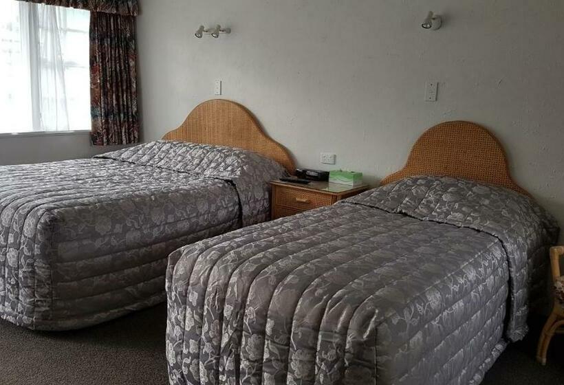 Номер Стандарт, Coachman Motel