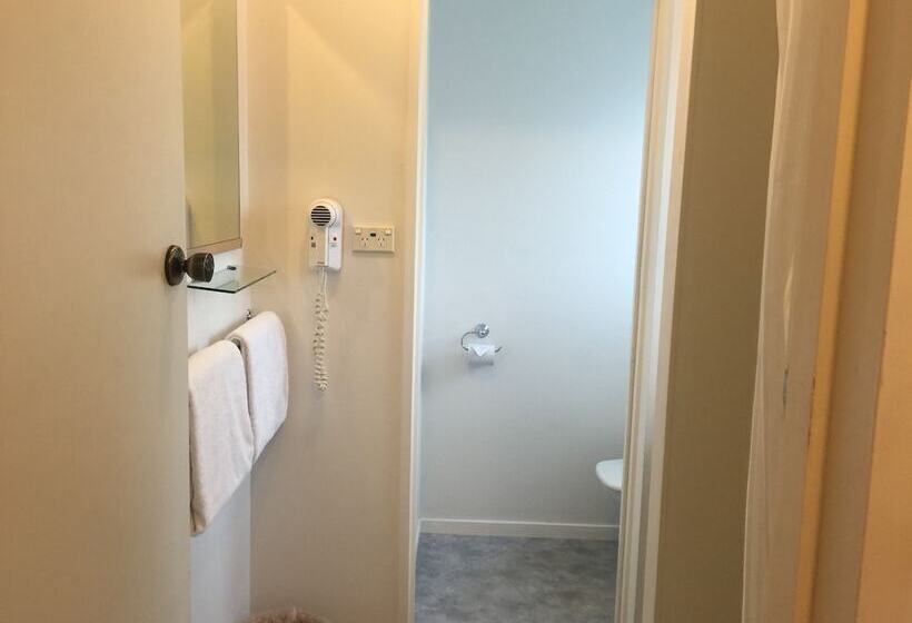 Апартаменты Семейные 1 Спальня, Coachman Motel