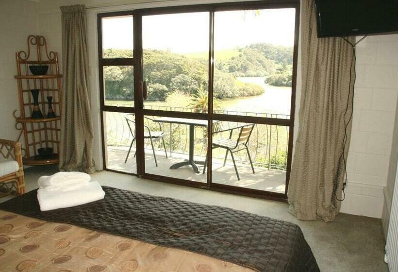 استودیو استاندارد با تخت کینگ, Waterfalls Estate Motel & Campground