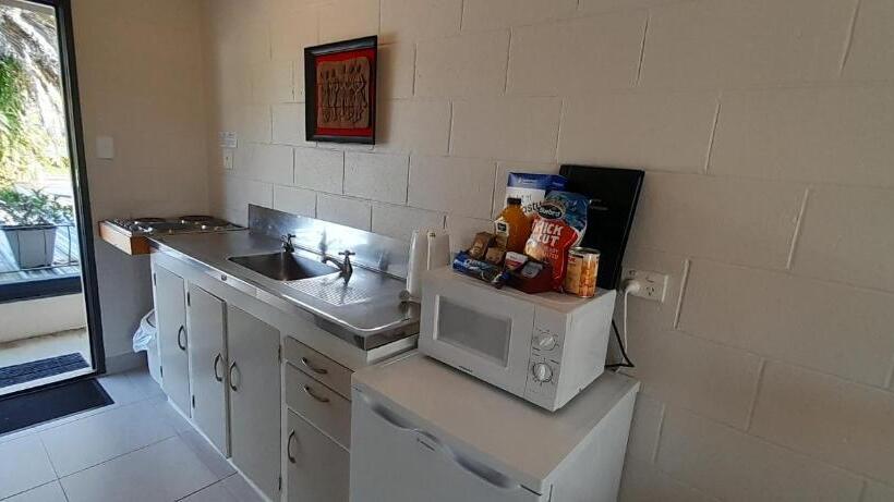 استودیو استاندارد با تخت کینگ, Waterfalls Estate Motel & Campground