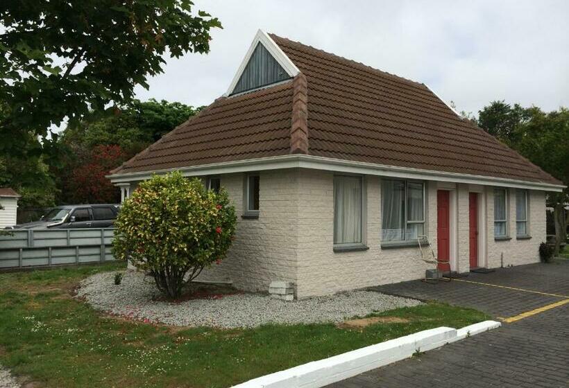 标准工作室, Ferry Motel