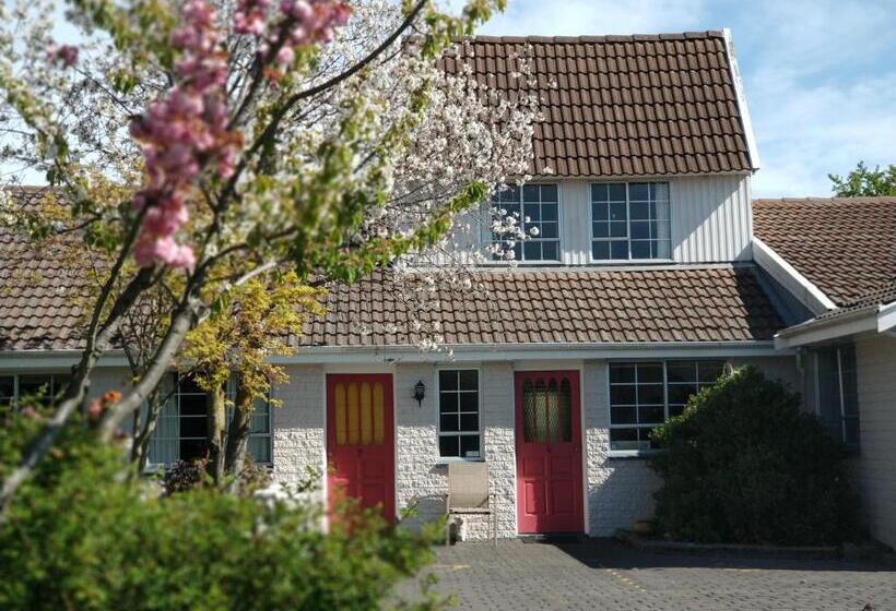 家庭间, Ferry Motel