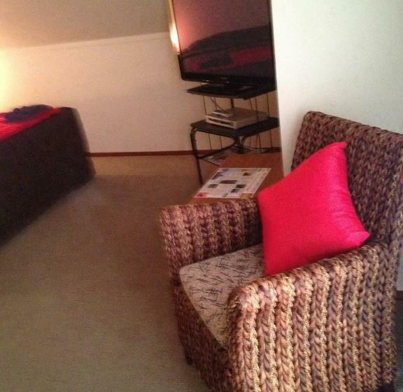 标准工作室, Garden City Motel