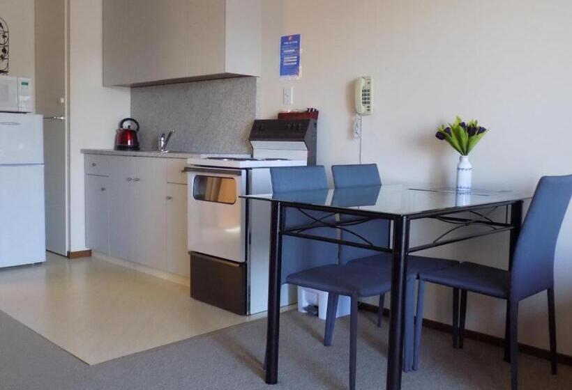 标准工作室, Garden City Motel