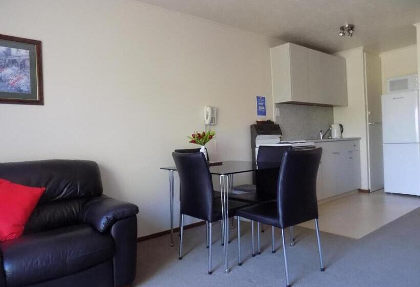 标准工作室, Garden City Motel