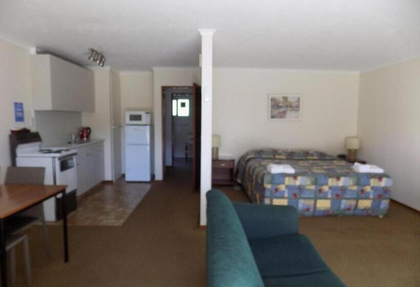 شقة غرفة واحدة, Garden City Motel