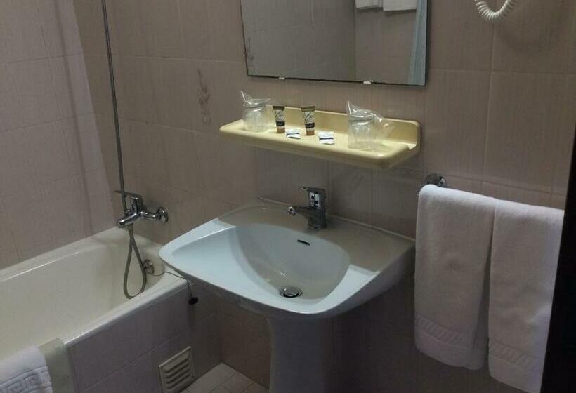 غرفة قياسية مطلّة علي حمام السباحة, Albergaria Dom Manuel