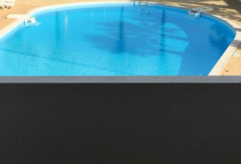 غرفة قياسية مطلّة علي حمام السباحة, Albergaria Dom Manuel