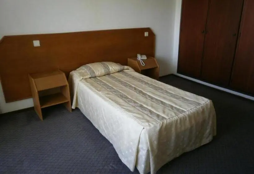 Standard Yhden Hengen Huone, Albergaria Dom Manuel