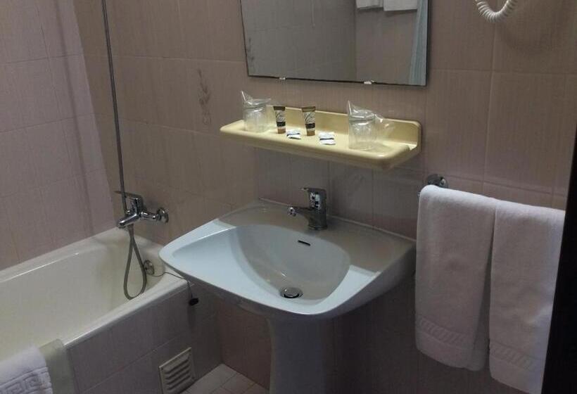 غرفة قياسية مزوَّدة بشُرفة, Albergaria Dom Manuel