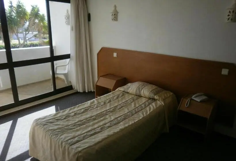 Basic Yhden Hengen Huone, Albergaria Dom Manuel