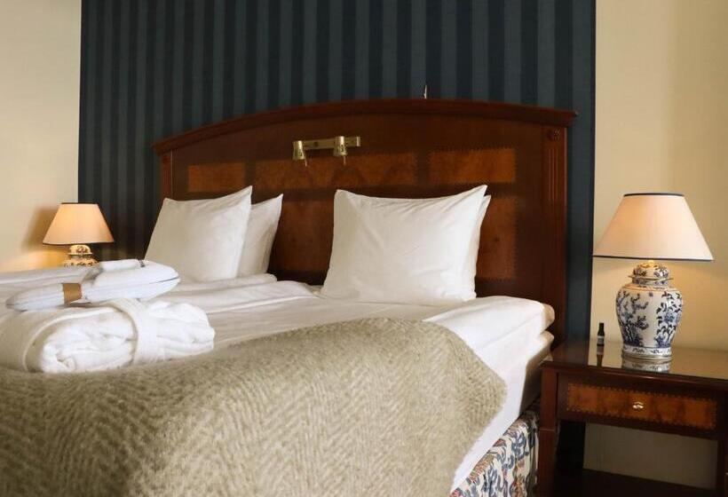 Семейный Номер, Grand Hotel Saltsjöbaden