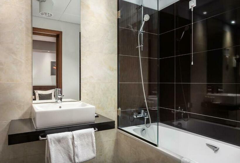 اتاق استاندارد, Luena