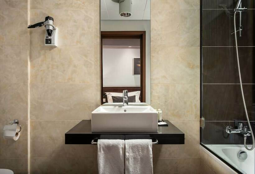 اتاق استاندارد, Luena