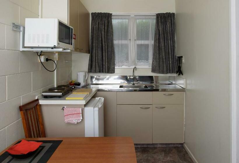 استودیوی استاندارد, Kauri Lodge Motel