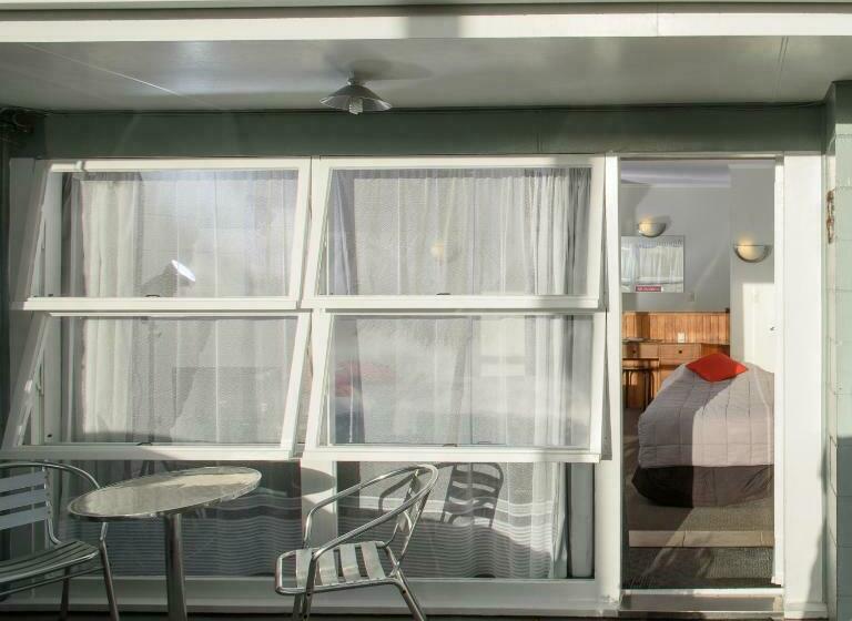 استودیوی استاندارد, Kauri Lodge Motel