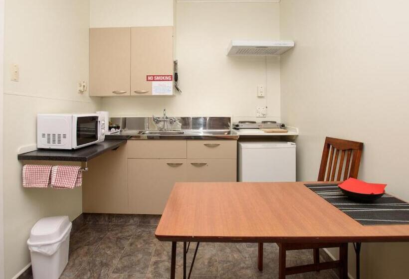 استودیوی استاندارد, Kauri Lodge Motel