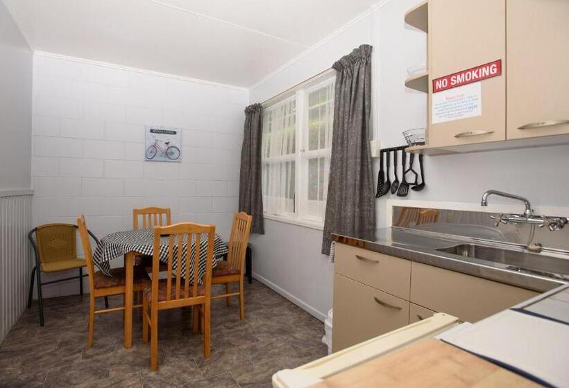 اتاق خانوادگی, Kauri Lodge Motel